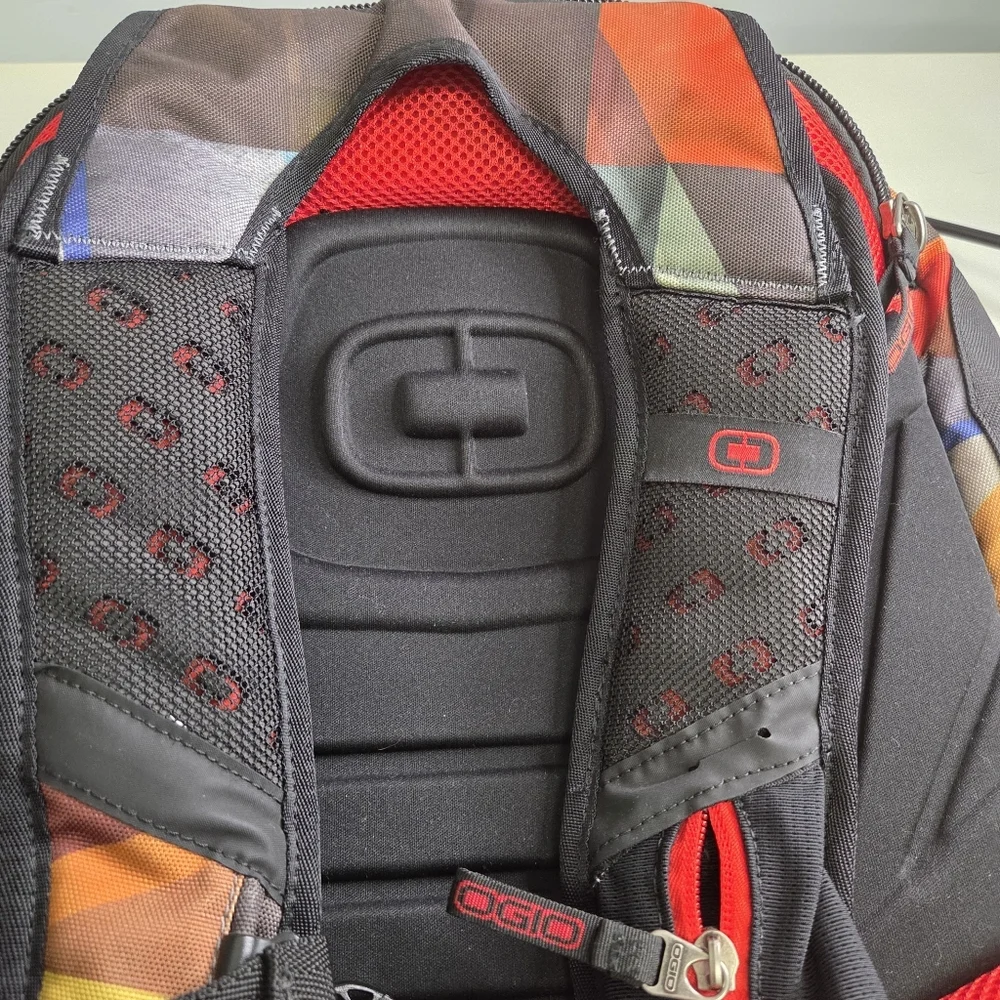 OGIO Urban Large 17” Laptop Backpack Black Spectrometric Multicolor Pattern